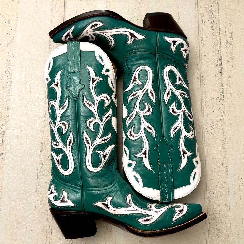 New, never worn! Heritage Green and White Cowboy Boots Size 8